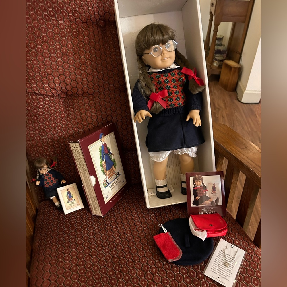 American Girl Molly McIntyre Doll collection 1994